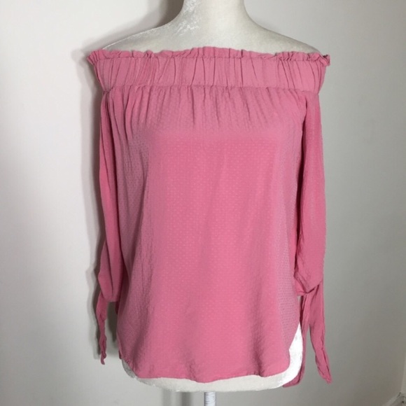 H&M Tops - 🍉H&M • off shoulder 3/4 sleeve top